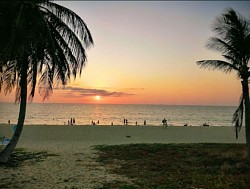 บรรยากาศยามเย็นที่ชายหาด
